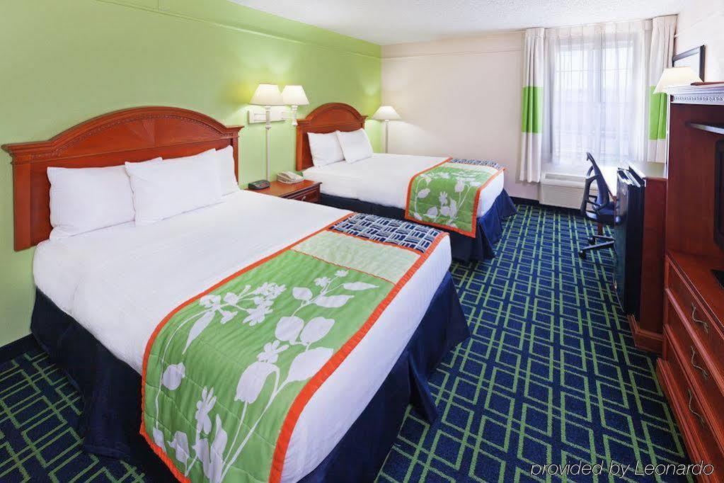 La Quinta Inn & Suites Tulsa Zewnętrze zdjęcie