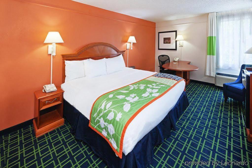 La Quinta Inn & Suites Tulsa Zewnętrze zdjęcie