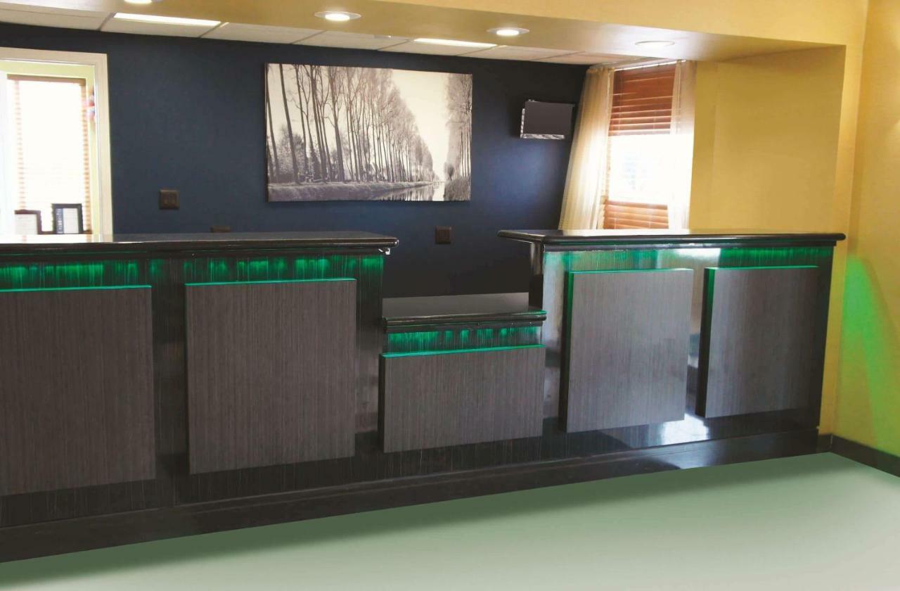 La Quinta Inn & Suites Tulsa Zewnętrze zdjęcie