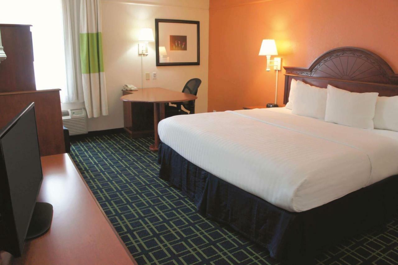 La Quinta Inn & Suites Tulsa Zewnętrze zdjęcie