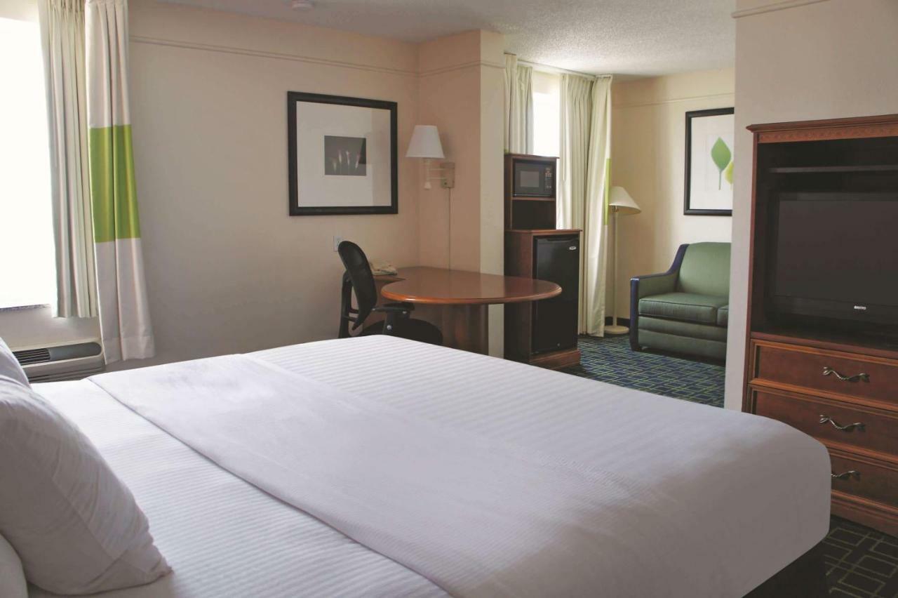 La Quinta Inn & Suites Tulsa Zewnętrze zdjęcie